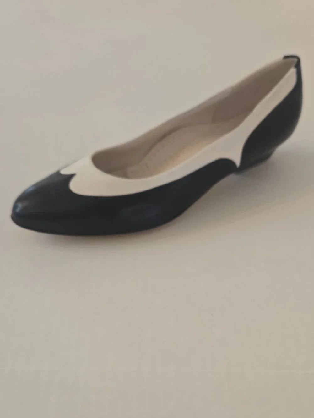 BALLY Made in Itaky Black and White Leather Heeled Pumps